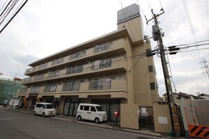クワモトビル外観写真