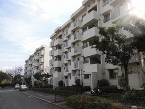鈴が峰第5団地　6号棟外観写真