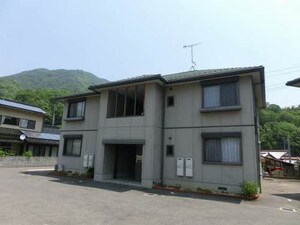 ロイヤル・オークスB棟外観写真