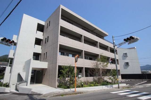 ユニヴァリィ７７　75