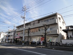 土手ビル外観写真