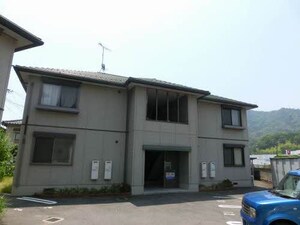 ロイヤル・オークス　A棟外観写真