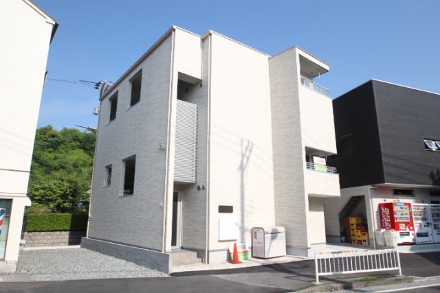 Precious Court