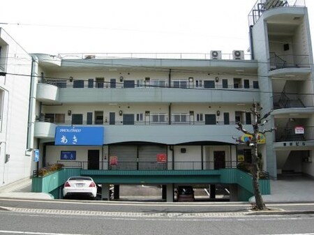 岡村ビル外観写真