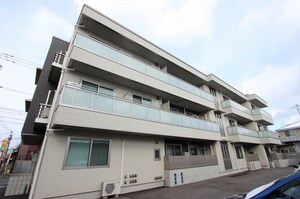 ファンコート東青崎外観写真