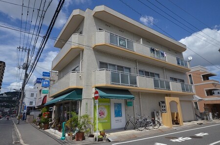 みひらビル外観写真