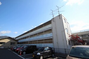 ヨシミマンション外観写真