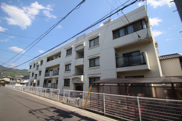 ララ本町