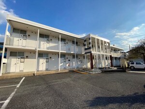 レオパレスチェリーブロッサム外観写真