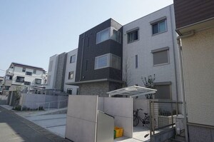 アズール外観写真