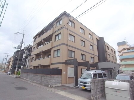 ハイエスト滝川外観写真