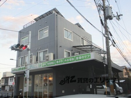 BEEとすてきな仲間たち外観写真