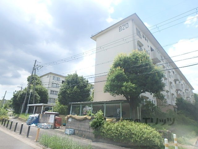 男山団地B8号棟