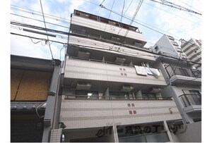 プレジール四条外観写真