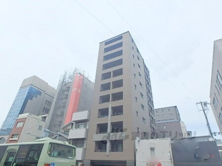 リソシエローブ四条502外観写真