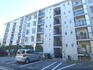 醍醐上ノ山団地B1棟502号室外観写真