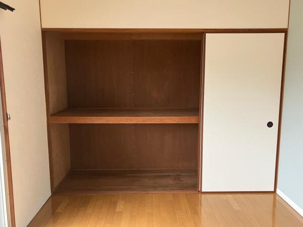 収納(洋室6帖・押入)