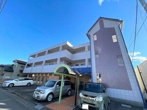 サンパールマンション外観写真