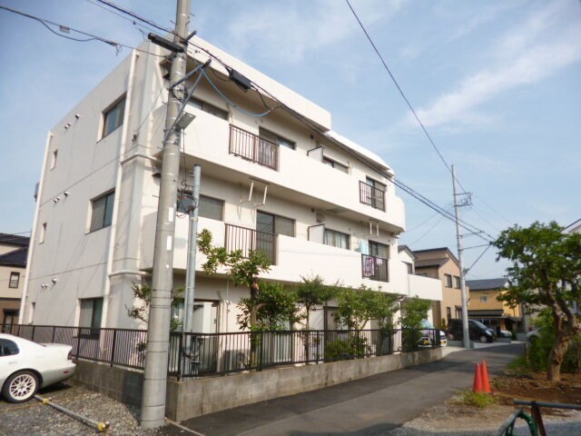 物件外観写真2　(３階建てマンション！全てのお部屋が角部屋です！)