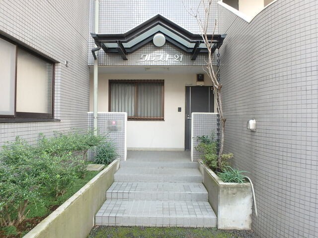 物件外観写真5　(エントランス)
