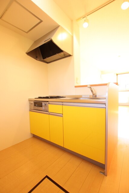 物件内観写真8　(★２口ガスコンロ設置済・まな板の置ける調理スペース確保★)