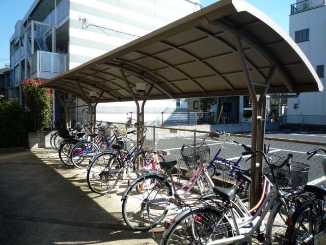 物件外観写真3　(駐輪場)