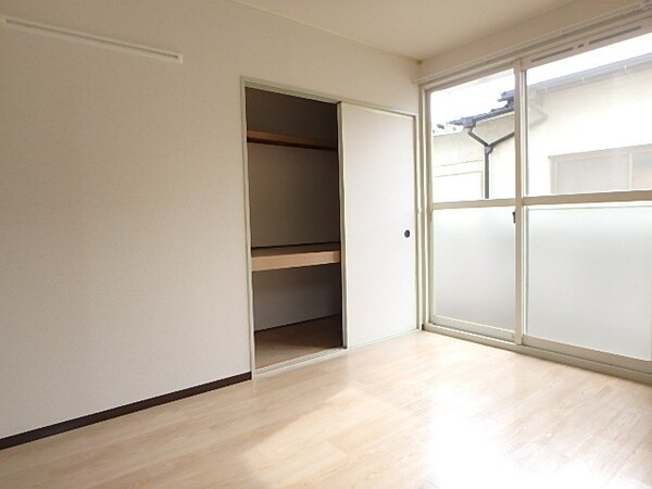 子供部屋(全部屋に収納ございます！)