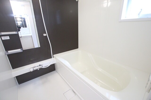 物件内観写真9　(追焚・浴室乾燥機付きの浴室♪)