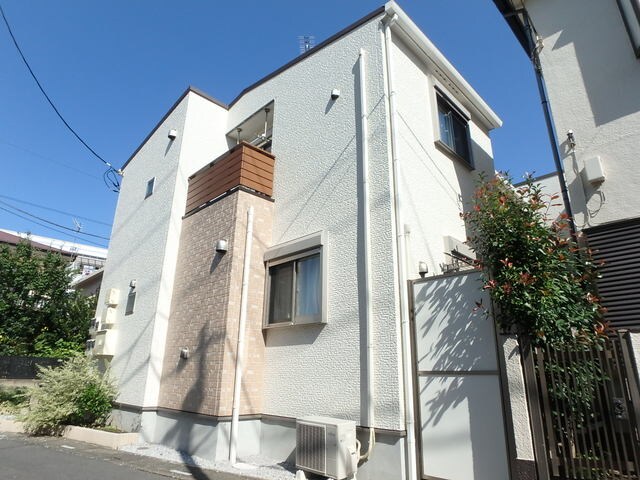 物件外観写真1　(2016年完成の１Ｒアパートです！)