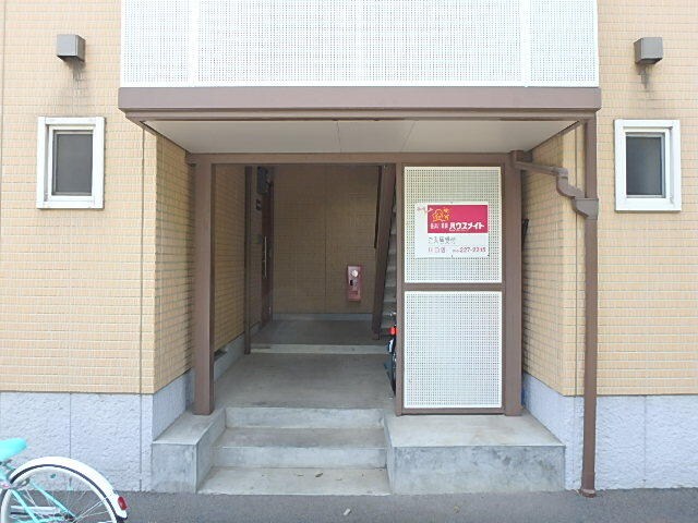 物件外観写真6　(エントランス)
