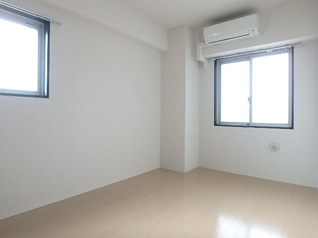 物件内観写真8　(6帖洋室♪※同タイプ他部屋)