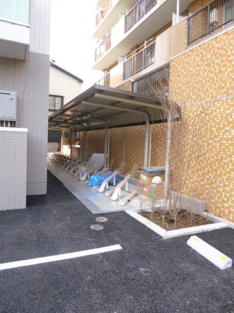 物件外観写真3　(駐輪場（場所指定あり）)