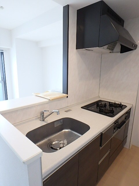 物件内観写真9　(3口ガスコンロ付システムキッチン♪※同タイプ他部屋)