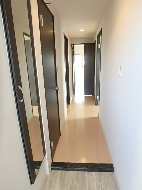 物件内観写真15　(玄関から見た室内♪※同タイプ他部屋)