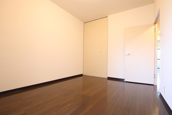 子供部屋(【洋室5.8帖】　物入れがあるお部屋★)
