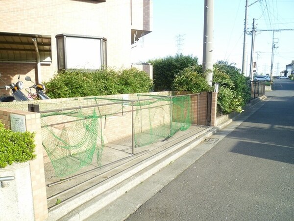 共用設備(居住者専用ゴミ置場です)