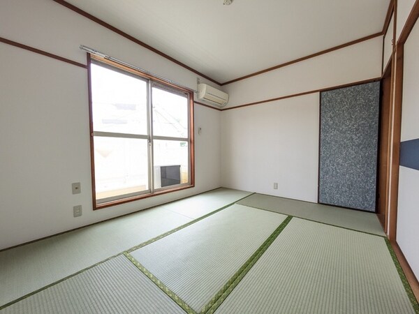 寝室(ゆったりくつろげるお部屋です♪)