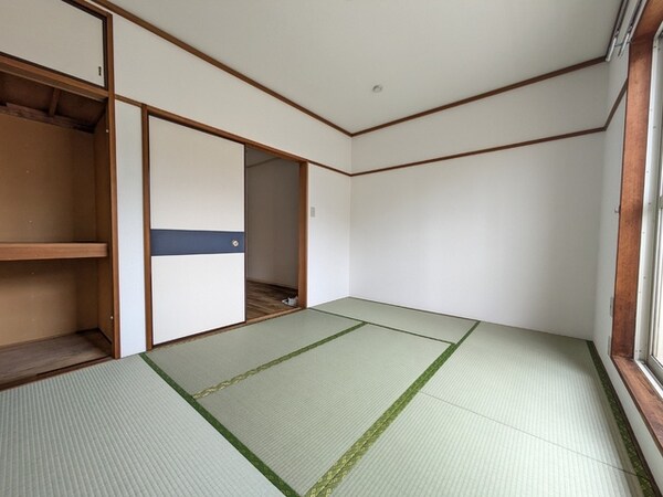 寝室(畳が落ち着く和室♪)