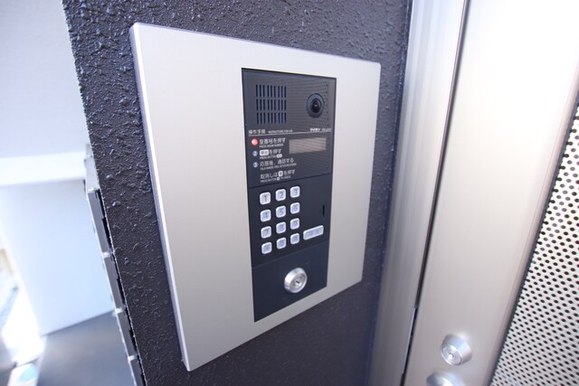 物件外観写真6　(安心のオートロック付★)