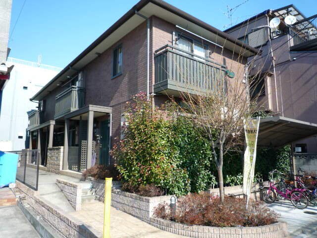 物件外観写真2　(軽量鉄骨造２階建て)