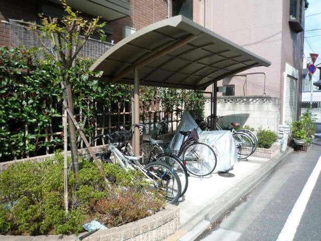 物件外観写真3　(駐輪場)