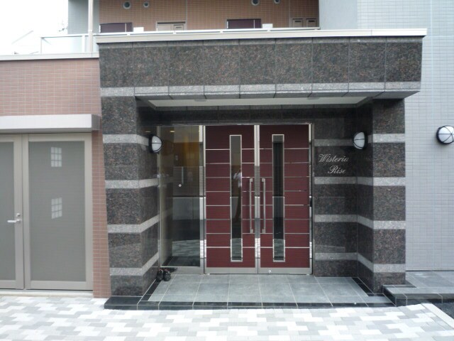 物件外観写真3　(安心のオートロック付♪)