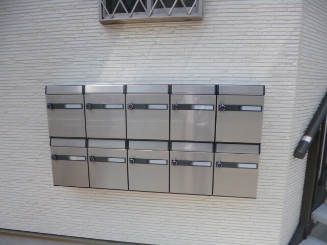 物件外観写真3　(集合ポスト)