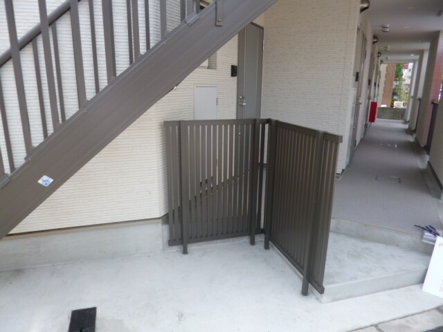 物件外観写真5　(敷地内ごみ置場)