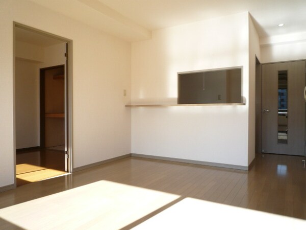 リビング(【別室参考写真】南向きで日当たり良好のリビング)