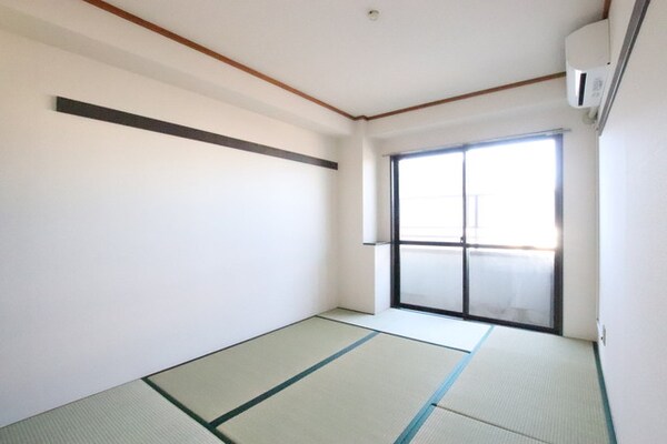 居室(★押入れ付き和室★)