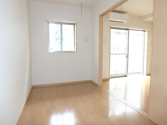 物件内観写真9　(洋室です)