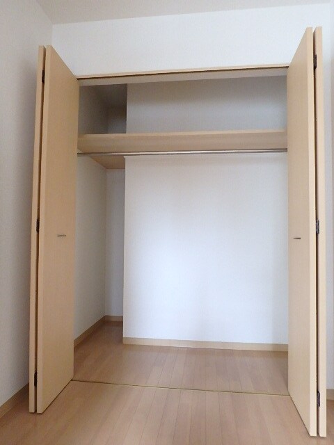 物件内観写真16　(収納便利なクローゼット)