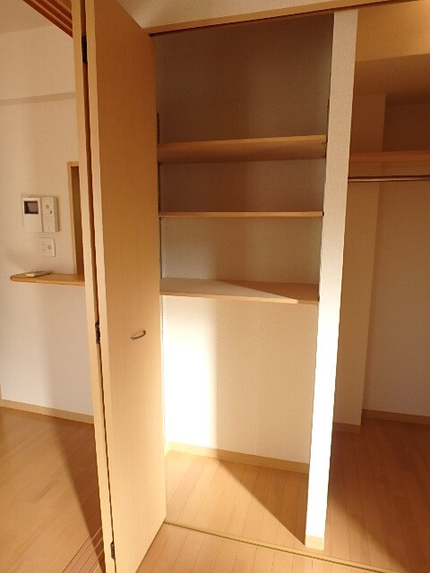 物件内観写真19　(あると便利な収納スペース)