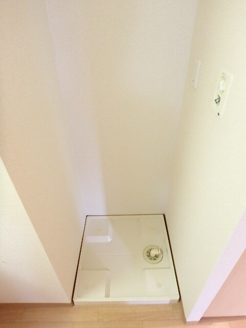 物件内観写真21　(防水パン付の室内洗濯機置場☆)